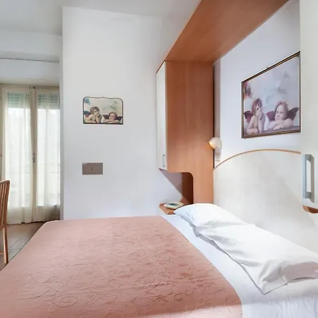 Lido Hotel 3*