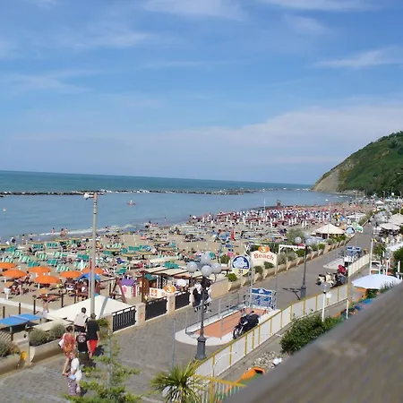 ホテル Lido